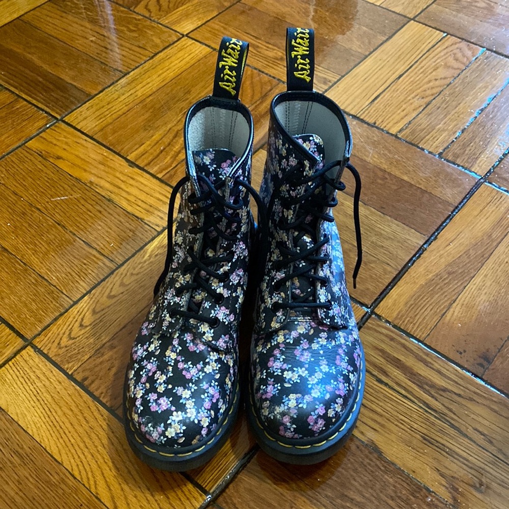 Dr. Marten floral print AirWair boots, US size 8